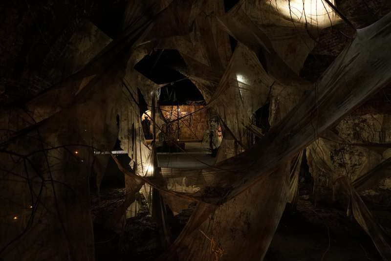 Ce qui me servait de boussole, bunker, ReBunker Collective, Varna (Bulgarie), exposition Memory Fragments, 2023, vue 13