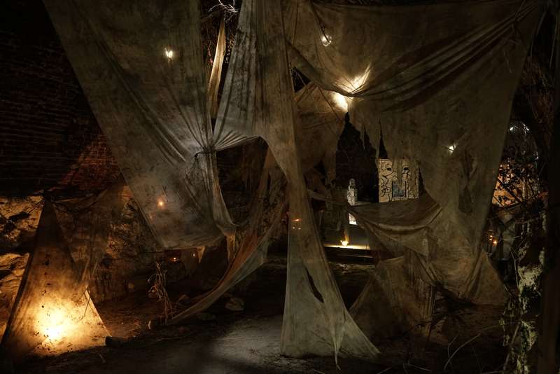 Ce qui me servait de boussole, bunker, ReBunker Collective, Varna (Bulgarie), exposition Memory Fragments, 2023, vue 15