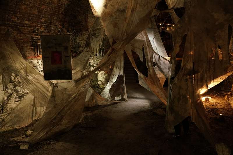 Ce qui me servait de boussole, bunker, ReBunker Collective, Varna (Bulgarie), exposition Memory Fragments, 2023, vue 17