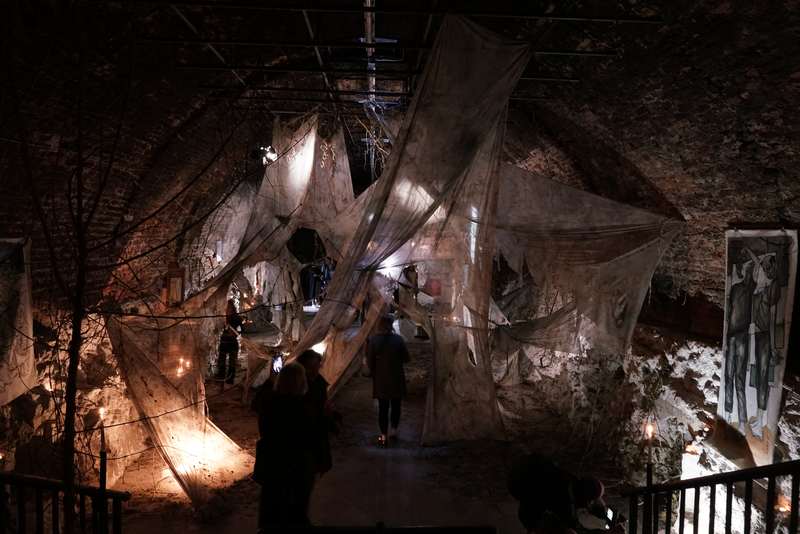 Ce qui me servait de boussole, bunker, ReBunker Collective, Varna (Bulgarie), exposition Memory Fragments, 2023, vue 3