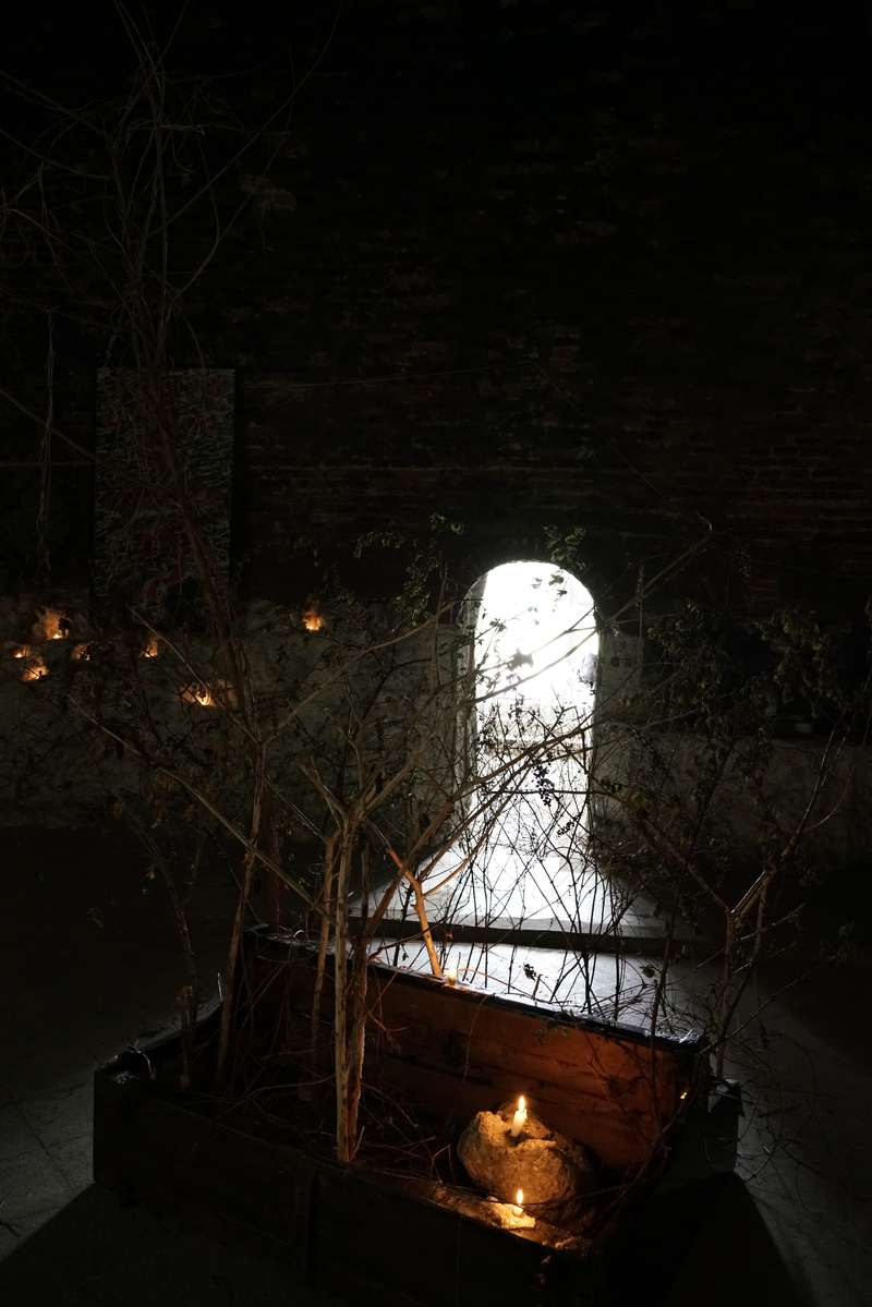 Ce qui me servait de boussole, bunker, ReBunker Collective, Varna (Bulgarie), exposition Memory Fragments, 2023, vue 6