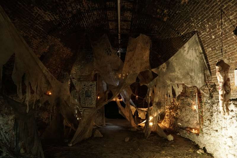 Ce qui me servait de boussole, bunker, ReBunker Collective, Varna (Bulgarie), exposition Memory Fragments, 2023, vue 8