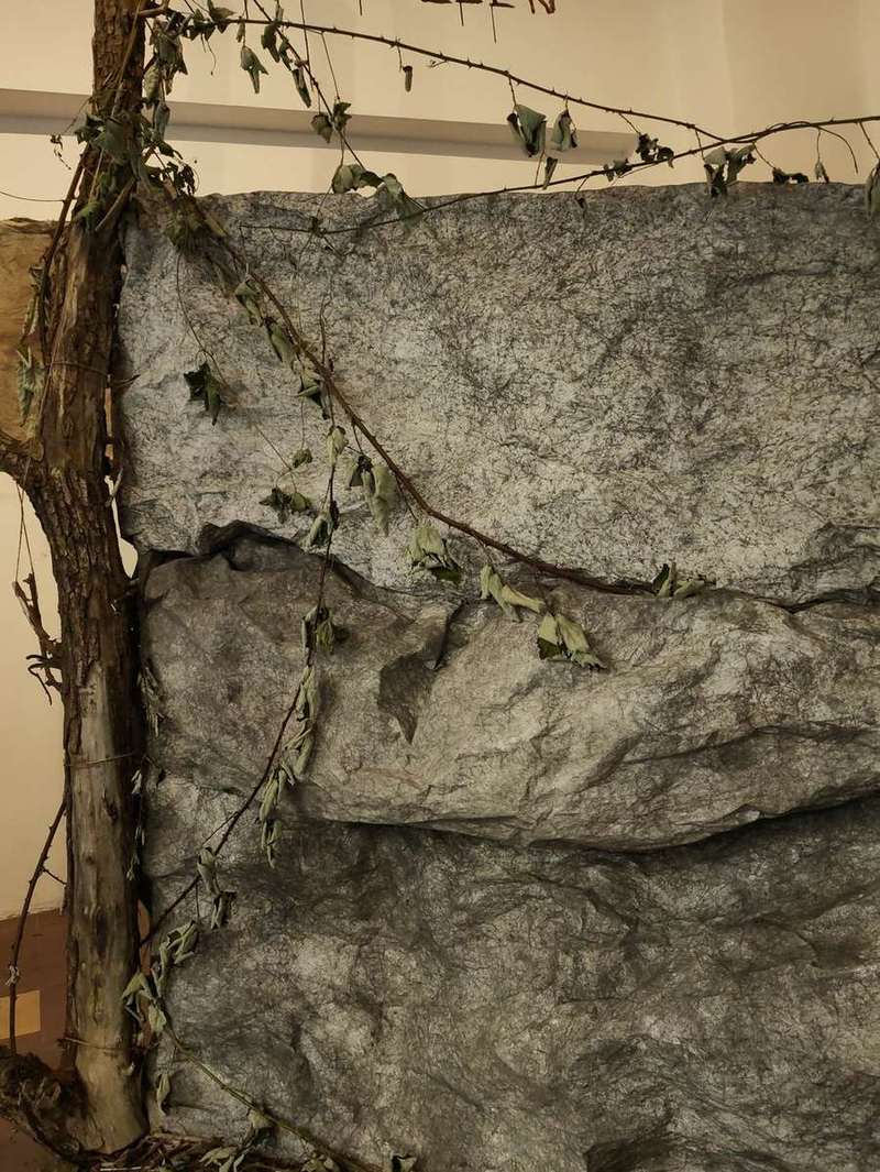Creuse le trou, enferme les racines coupées, Ich liebe den Klang der Wellen, MerKunst Gallery (Allemagne), 2024, vue 8