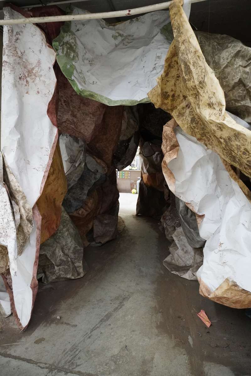 Sous doigts, milliards de marées, Entrée d'exposition, Hangar Belle de Mai, Marseille, 2023, vue 4
